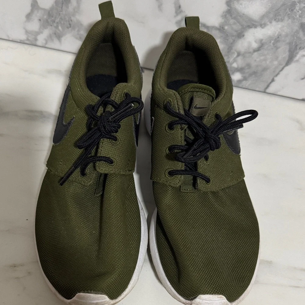 Nike Forest Green Athletic Shoes